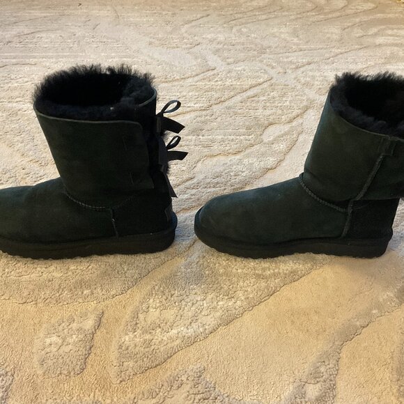 Ugg Women's Black Bailey Bow || Boots - Picture 3 of 7